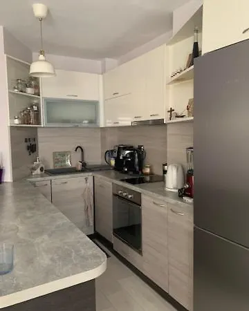 Summer Breeze Apartment *