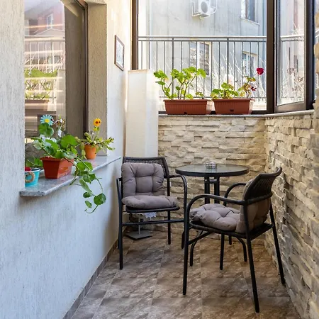 Apartment Summer Breeze Warna