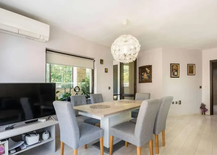 Apartment Summer Breeze