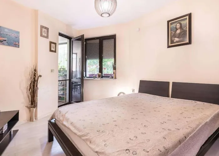 Summer Breeze Apartment *